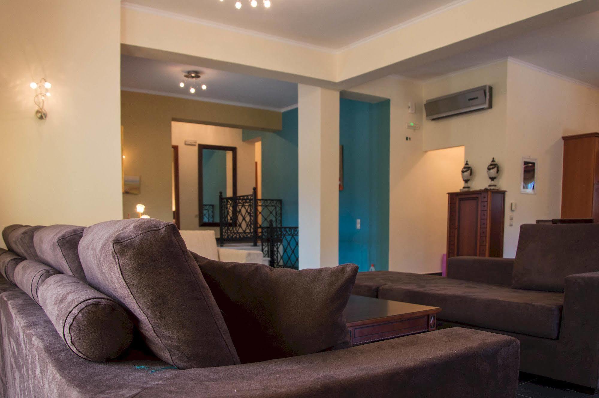 Leone Luxury Villas Kalamákion Exterior foto