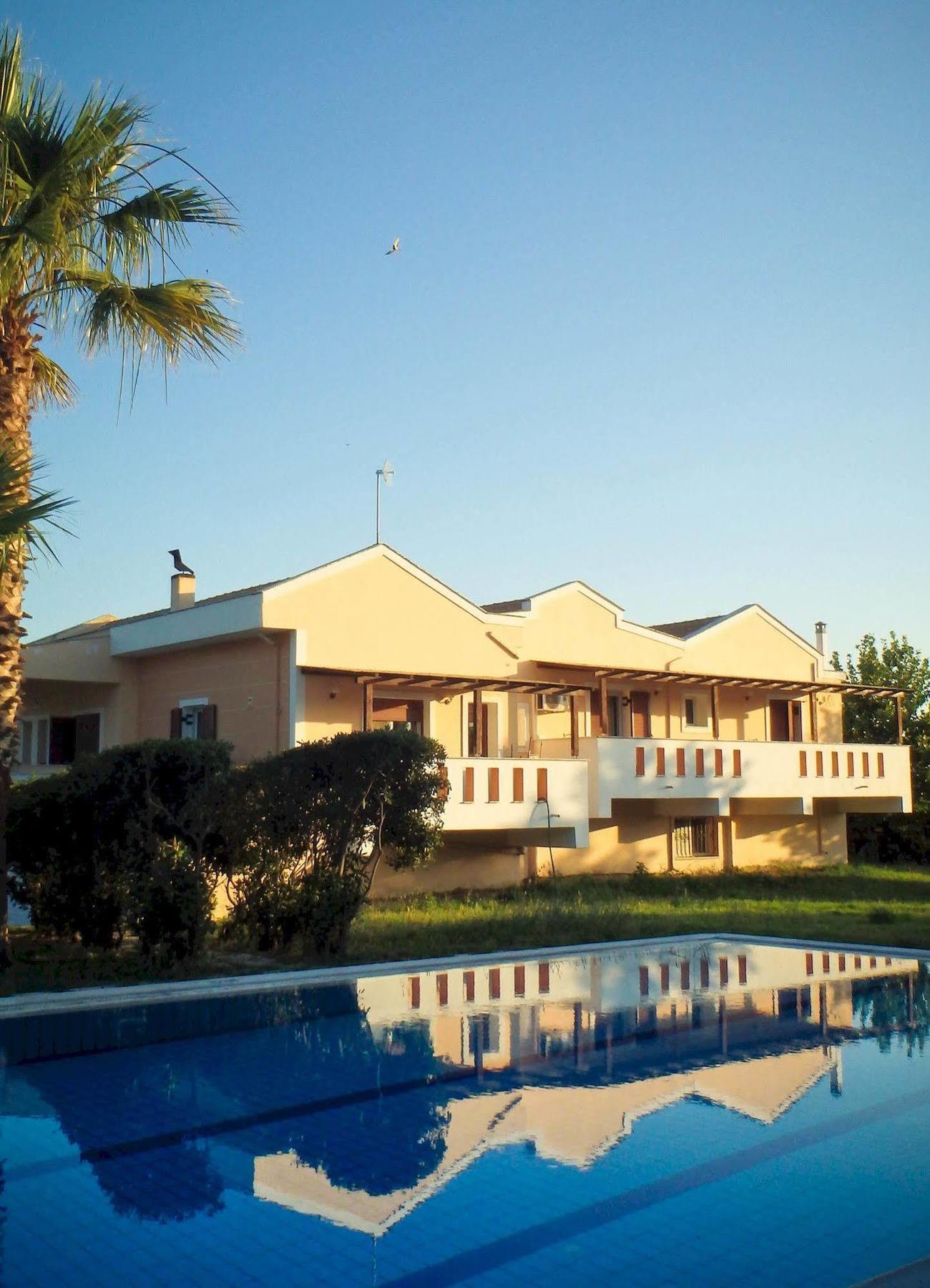 Leone Luxury Villas Kalamákion Exterior foto