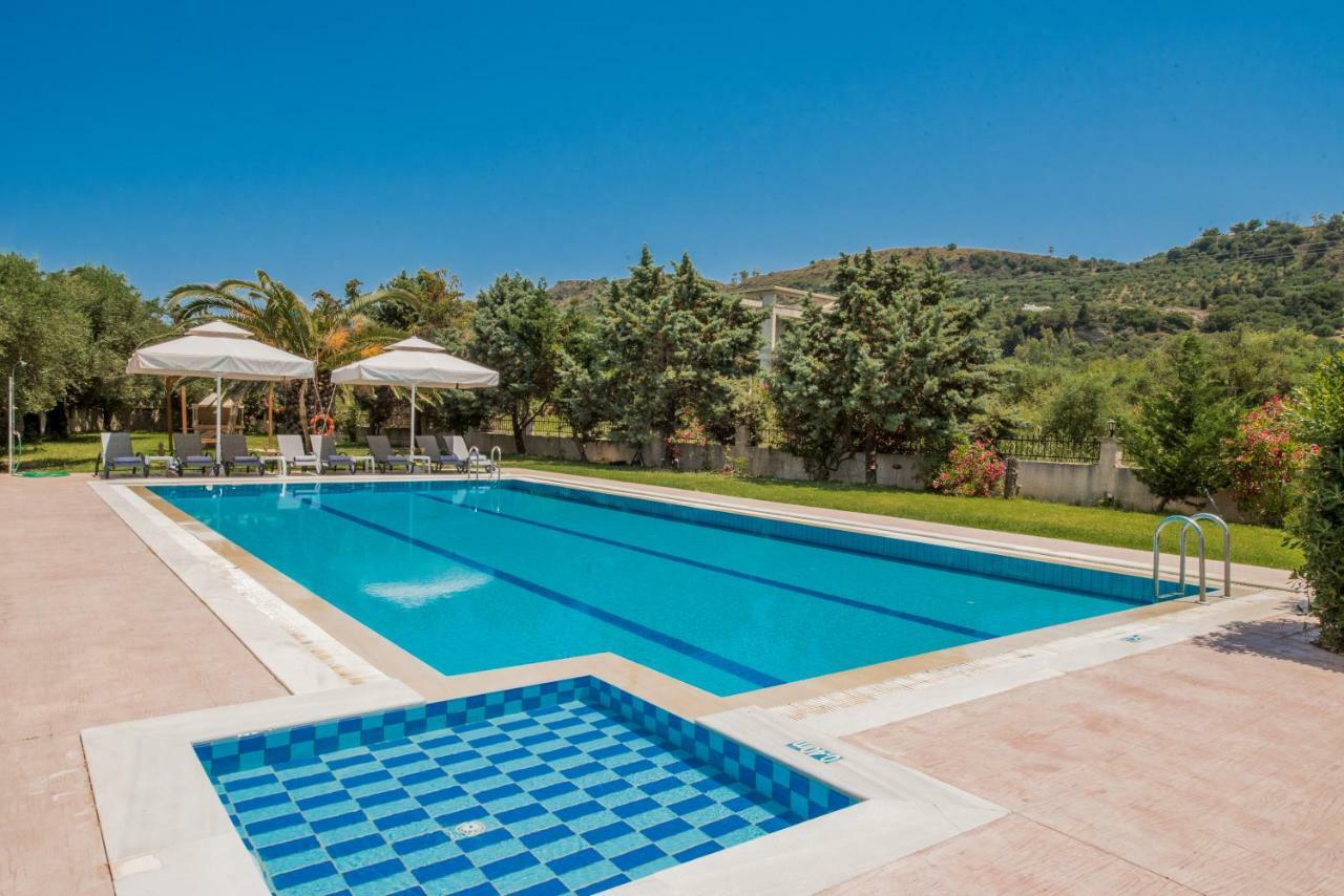 Leone Luxury Villas Kalamákion Exterior foto